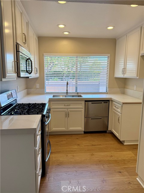 Detail Gallery Image 6 of 20 For 1715 N Gilbert St #10,  Fullerton,  CA 92833 - 2 Beds | 1/1 Baths