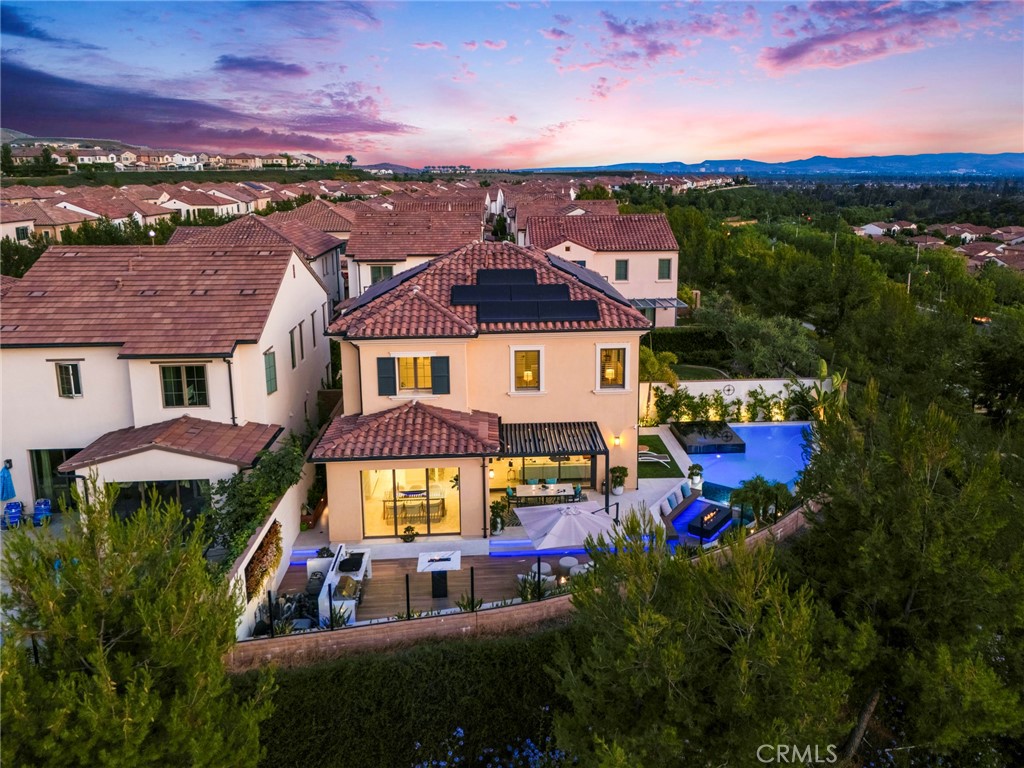 https://media.crmls.org/medias/236663a0-b26a-4c3f-959f-1f7c4a49e2fe.jpg?preset=X-Large
