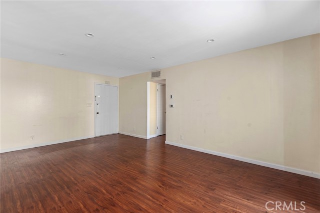 Detail Gallery Image 6 of 21 For 5349 Newcastle Ave #20,  Encino,  CA 91316 - 2 Beds | 2 Baths