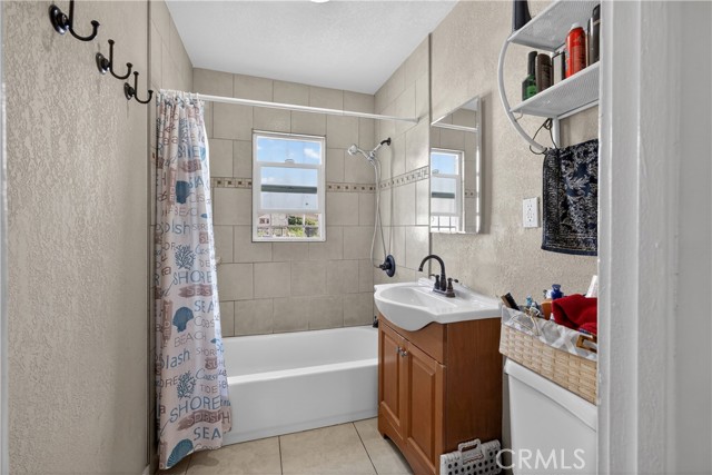 Detail Gallery Image 11 of 37 For 5710 Ruthelen, Los Angeles,  CA 90062 - – Beds | – Baths