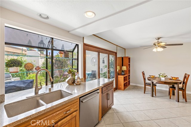 Detail Gallery Image 8 of 28 For 2870 N Cottonwood St, Unit 2, Orange,  CA 92865 - 3 Beds | 1/1 Baths