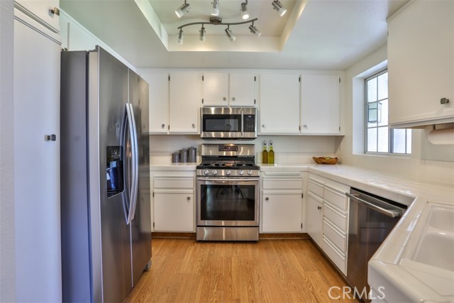 8025 E Sandstone Drive, Anaheim Hills CA: https://media.crmls.org/medias/23674b84-136b-4c62-9c4b-5cccc19ac199.jpg
