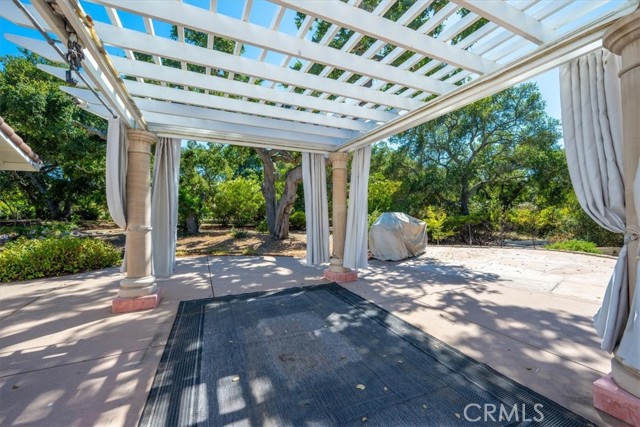 629 Shelter Ridge Place, Nipomo CA: https://media.crmls.org/medias/2367692a-a08c-4e8a-a6c9-627223e5ccdb.jpg