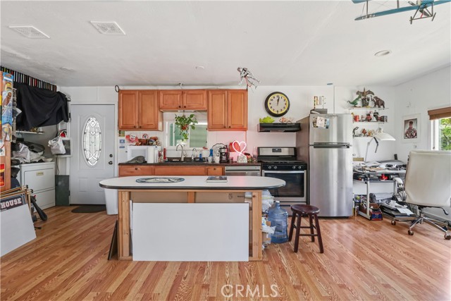 Detail Gallery Image 2 of 20 For 4201 Topanga Canyon Bld #189,  Woodland Hills,  CA 91364 - 2 Beds | 2/1 Baths