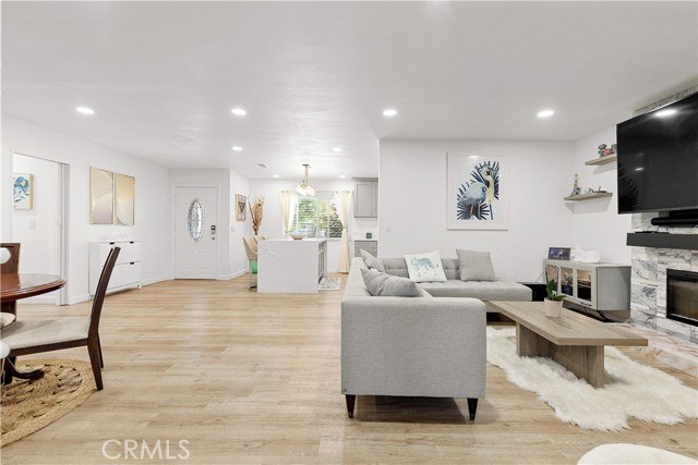 Detail Gallery Image 14 of 28 For 6002 Calvin Cir, Huntington Beach,  CA 92647 - 3 Beds | 2 Baths