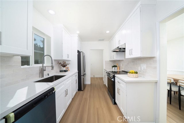 Detail Gallery Image 10 of 30 For 1026 La Presa, Pasadena,  CA 91107 - 3 Beds | 2 Baths