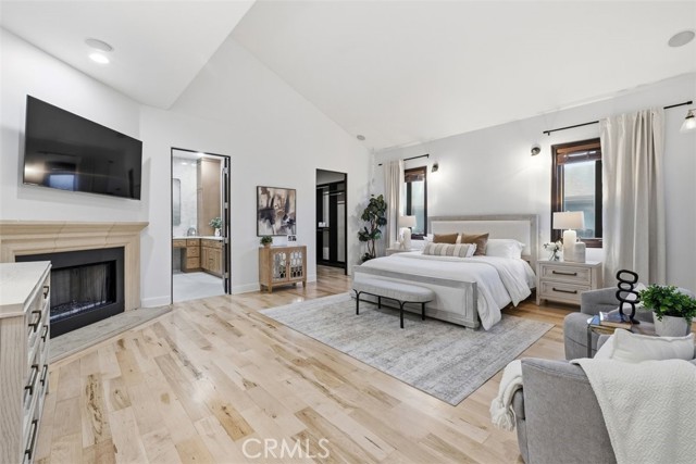 22953 Oxnard Street, Woodland Hills CA: https://media.crmls.org/medias/2369a746-1324-45c7-8b8c-22d3a10a9e54.jpg