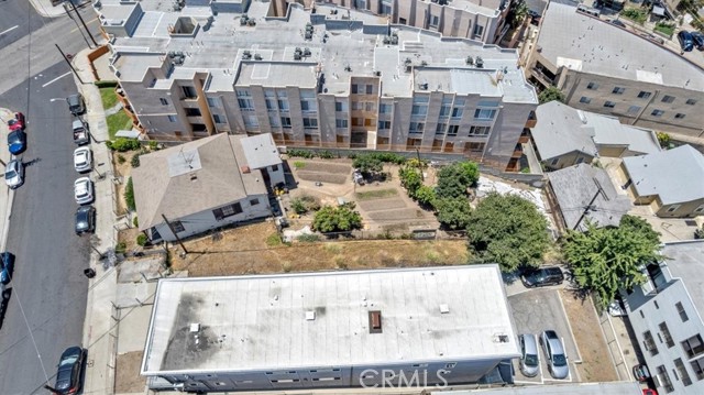 811 N Bunker Hill Avenue, Los Angeles CA: https://media.crmls.org/medias/236a7567-2b4e-41cf-ae82-7624bb806b07.jpg