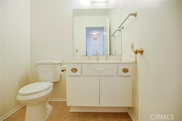 Detail Gallery Image 11 of 36 For 5106 W 1st, Santa Ana,  CA 92703 - 3 Beds | 2/1 Baths