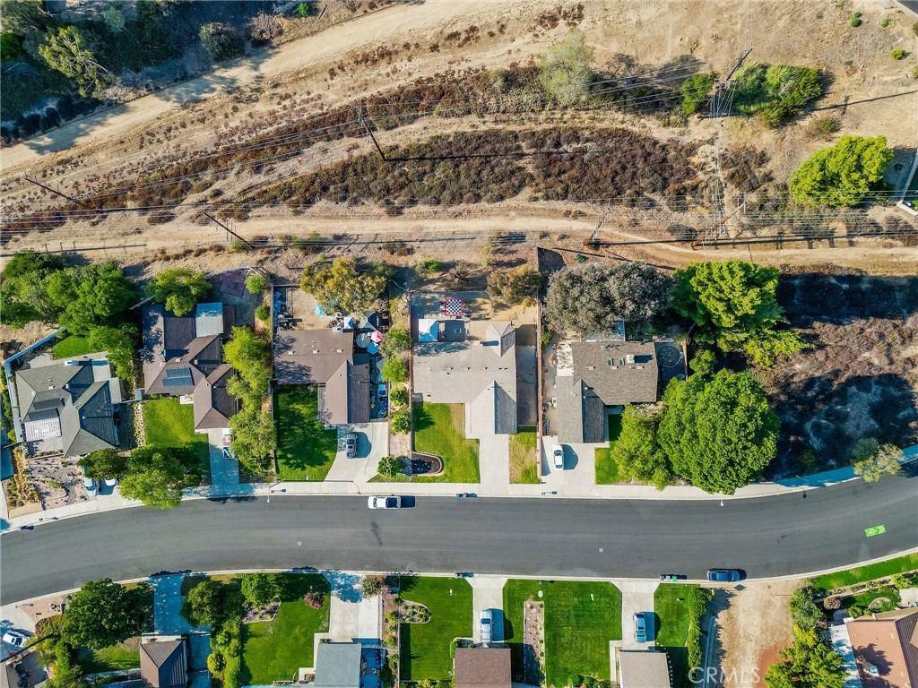 https://media.crmls.org/medias/236c397c-6f0a-4f67-b30c-cccd3dca3f69.jpg?preset=X-Large