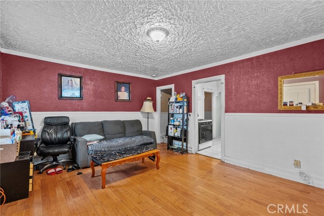 Detail Gallery Image 8 of 40 For 943 W 65th St, Los Angeles,  CA 90044 - 7 Beds | 4 Baths