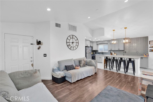 Detail Gallery Image 8 of 30 For 1065 Martinez, Colton,  CA 92324 - 2 Beds | 1 Baths