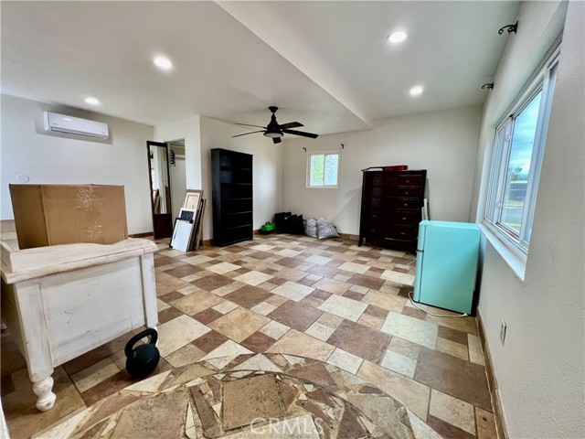 15130 15130 Septo, Mission Hills (San Fernando) CA: https://media.crmls.org/medias/237028fe-871f-48ce-a665-6c183769c7b9.jpg