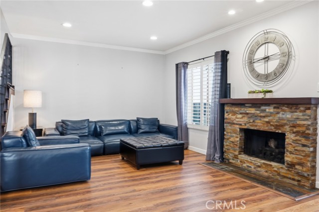 Detail Gallery Image 5 of 37 For 15735 Nordhoff St #11,  North Hills,  CA 91343 - 3 Beds | 3 Baths