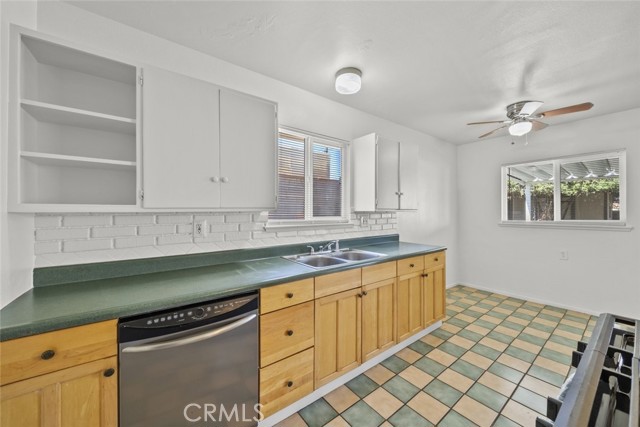 Detail Gallery Image 21 of 45 For 38953 Foxholm Dr, Palmdale,  CA 93551 - 4 Beds | 2 Baths