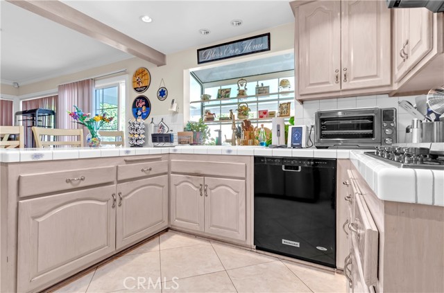 Detail Gallery Image 19 of 42 For 1010 W Yorktown Ave, Montebello,  CA 90640 - 4 Beds | 3 Baths