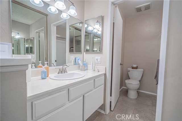 Detail Gallery Image 11 of 22 For 23732 via Tomas, Valencia,  CA 91355 - 3 Beds | 3 Baths