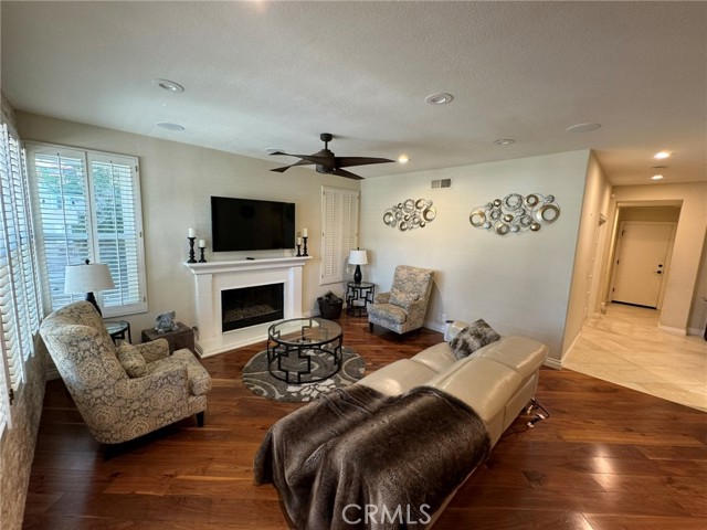 6 Lakeridge, Rancho Santa Margarita CA: https://media.crmls.org/medias/2370eb71-bd52-43b8-8087-39759a3e9a89.jpg