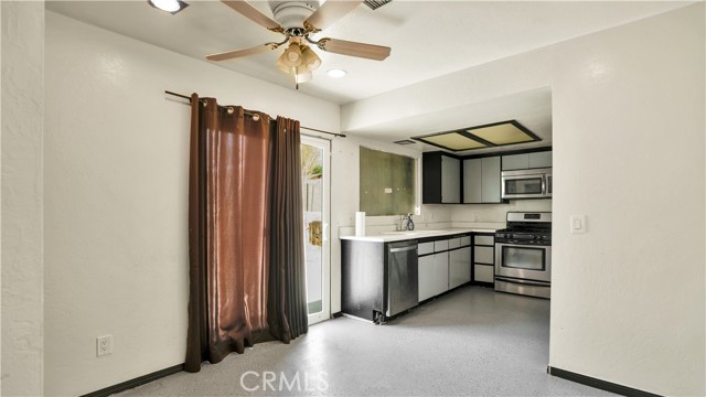Detail Gallery Image 6 of 38 For 10934 Hess Bld, Morongo Valley,  CA 92256 - 2 Beds | 2 Baths