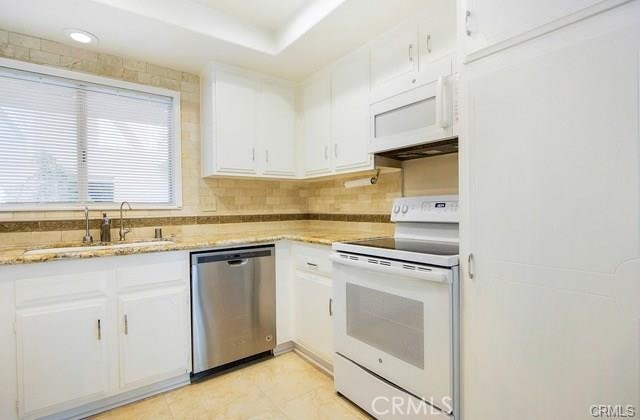 2386 Via Mariposa W, Laguna Woods CA: https://media.crmls.org/medias/237209be-15e0-4804-bccc-1f5ce20263fb.jpg