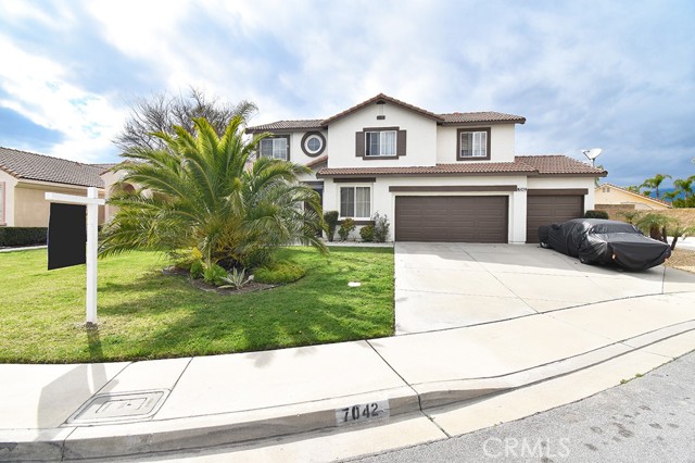 Detail Gallery Image 1 of 1 For 7042 Whitewood Dr, Fontana,  CA 92336 - 5 Beds | 2/1 Baths
