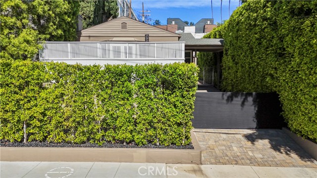Detail Gallery Image 2 of 35 For 8963 Cynthia, West Hollywood,  CA 90069 - 2 Beds | 2 Baths
