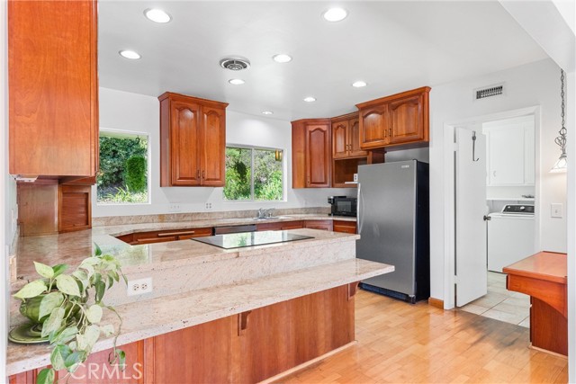 Detail Gallery Image 16 of 59 For 171 Canada Sombre Rd, La Habra Heights,  CA 90631 - 4 Beds | 3 Baths