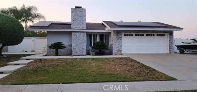 Detail Gallery Image 1 of 5 For 815 W Francis St, Corona,  CA 92882 - 4 Beds | 2 Baths