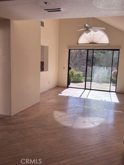 Detail Gallery Image 13 of 18 For 2262 Vista Valley, Vista,  CA 92084 - 2 Beds | 2 Baths