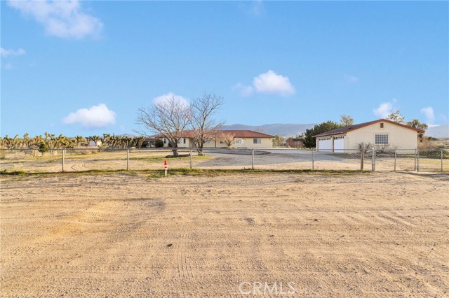 Detail Gallery Image 2 of 71 For 329 Lindero Rd, Pinon Hills,  CA 92372 - 7 Beds | 4 Baths
