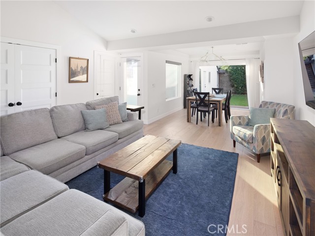 Detail Gallery Image 8 of 27 For 7413 Naylor, Los Angeles,  CA 90045 - 3 Beds | 2/1 Baths