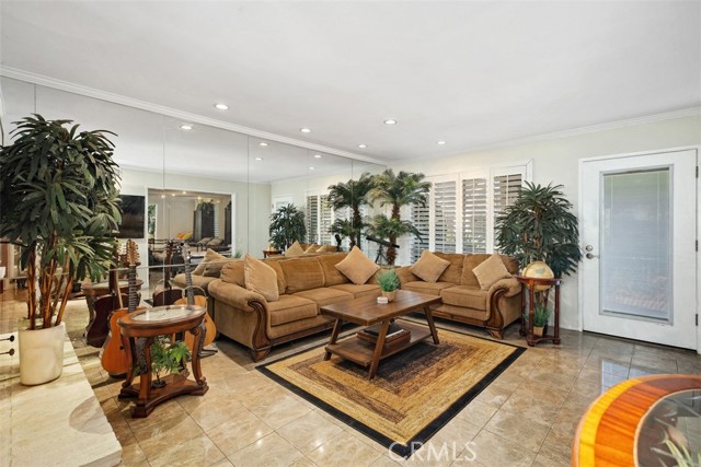 Detail Gallery Image 6 of 42 For 14342 Suffolk, Westminster,  CA 92683 - 4 Beds | 3 Baths