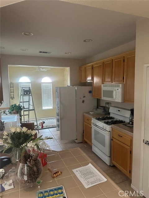 Detail Gallery Image 4 of 7 For 28173 Harmony Ln, Menifee,  CA 92584 - 2 Beds | 2 Baths