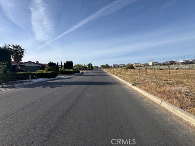 https://media.crmls.org/medias/23766c67-96ef-433e-91f7-f583473def68.jpg?preset=X-Large