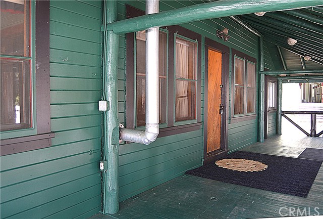 Detail Gallery Image 5 of 33 For 26156 Long Barn Rd, Long Barn,  CA 95335 - 5 Beds | 1/1 Baths