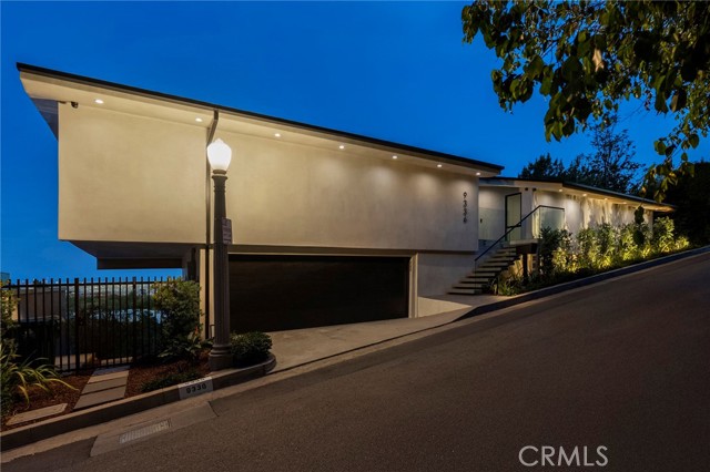 Detail Gallery Image 31 of 35 For 9336 Lloydcrest Dr, Beverly Hills,  CA 90210 - 3 Beds | 2 Baths