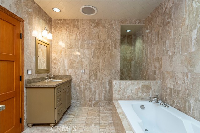 Detail Gallery Image 30 of 53 For 2516 E Glenoaks Bld, Glendale,  CA 91206 - 3 Beds | 2 Baths