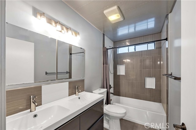 Detail Gallery Image 18 of 20 For 9325 Sunland Park Dr #32,  Sun Valley,  CA 91352 - 3 Beds | 2/1 Baths