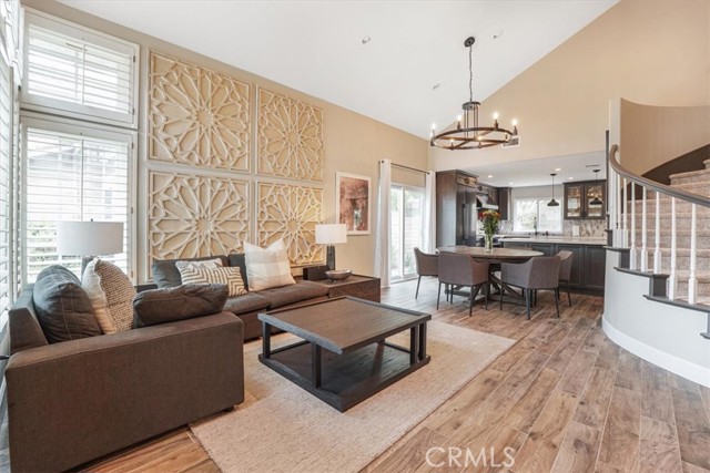Image 4 of 52 For 450 Pesaro Street
