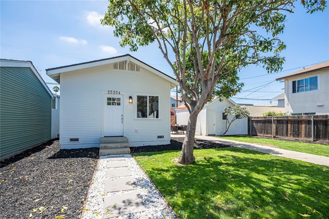 Detail Gallery Image 36 of 60 For 2520 East Sixth Street, Long Beach,  CA 90814 - 4 Beds | 3 Baths