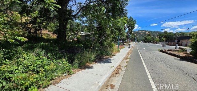 12618 Foot Hill Boulevard, Clearlake Oaks CA: https://media.crmls.org/medias/23779df4-888c-49d3-8d45-fd2ebcdd7038.jpg
