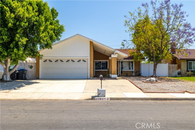 Detail Gallery Image 1 of 21 For 23621 Suncrest Ave, Moreno Valley,  CA 92553 - 3 Beds | 2 Baths