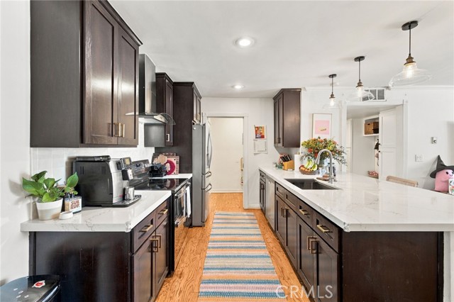 10240 Camarillo, 115 photo 5