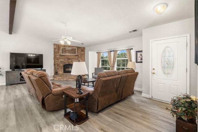 30015 Stetson Drive, Coarsegold CA: https://media.crmls.org/medias/2379162b-055d-406e-841b-edb7278db940.jpg