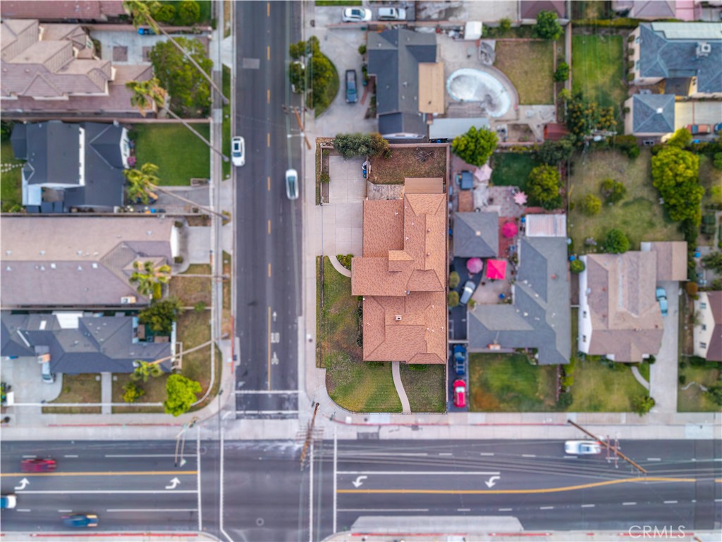 https://media.crmls.org/medias/23793946-11bd-440d-9a80-612ec459dfbb.jpg?preset=X-Large
