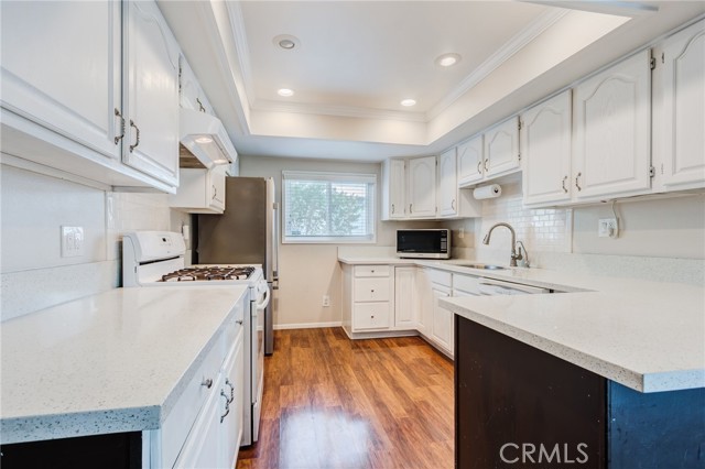 395 E Monterey Road, Corona CA: https://media.crmls.org/medias/2379e003-f08a-4571-8d70-25a89dc9189d.jpg
