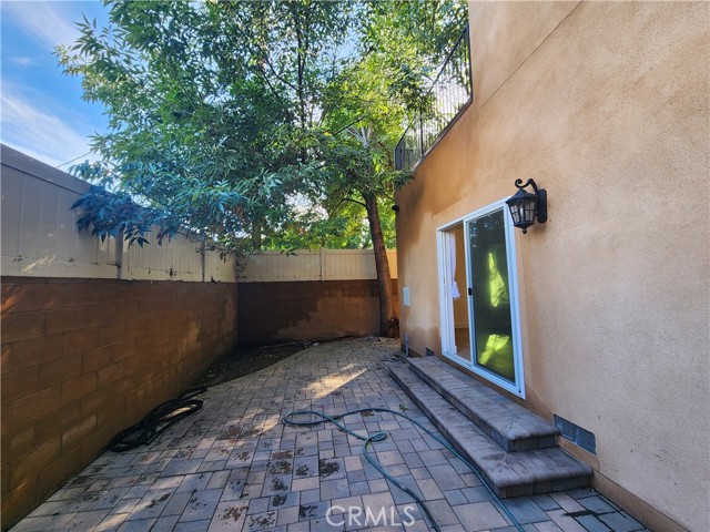 Detail Gallery Image 16 of 29 For 6848 Encino, Encino,  CA 91406 - 3 Beds | 3 Baths