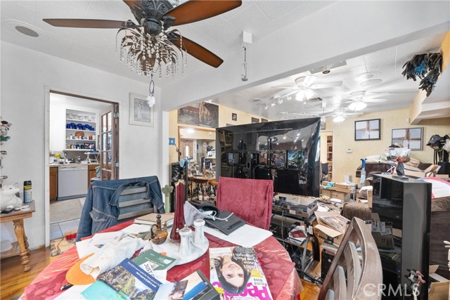 11170 Burbank Boulevard, North Hollywood CA: https://media.crmls.org/medias/237a6739-7726-45ab-88ff-d1c04c99ac99.jpg