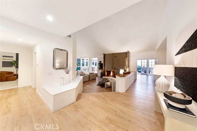 11 Montpellier, Newport Beach CA: https://media.crmls.org/medias/237aaae0-7c66-427f-9527-7a3f3e8600b5.jpg