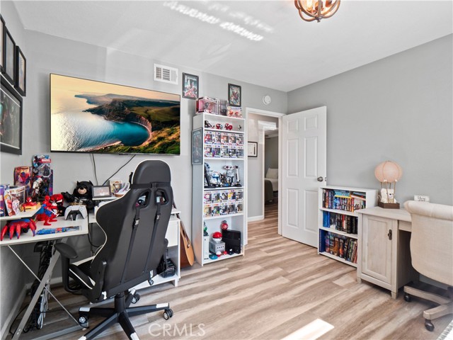 896 Moffatt Circle, Simi Valley CA: https://media.crmls.org/medias/237ac96f-468a-46ea-ac13-b8860a428dd9.jpg